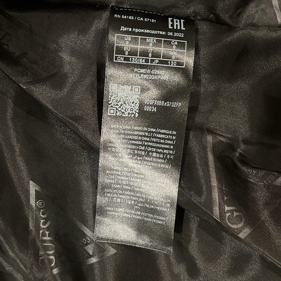 Guess Puffer Coat - Picture 3 of 4